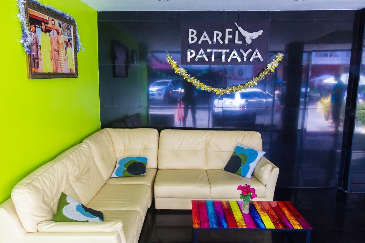 ホテルBarfly Pattaya ジョムティエンビーチ エクステリア 写真